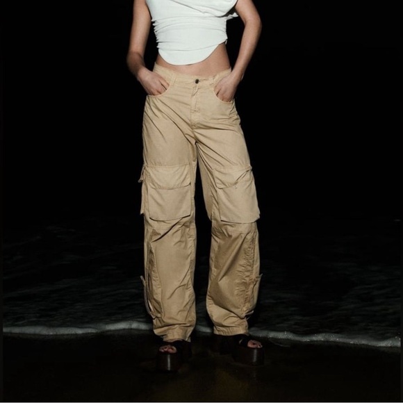 ZARA VOLUMINOUS POCKETED PANTS
28 (US 6) | SAND - Picture 1 of 5